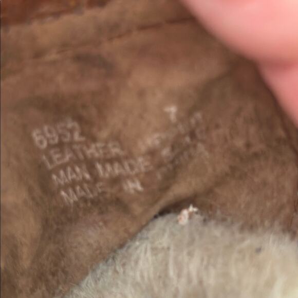 Minnetonka Women's Sherpa Lined Moccasins in Tan 7 - Picture 3 of 9